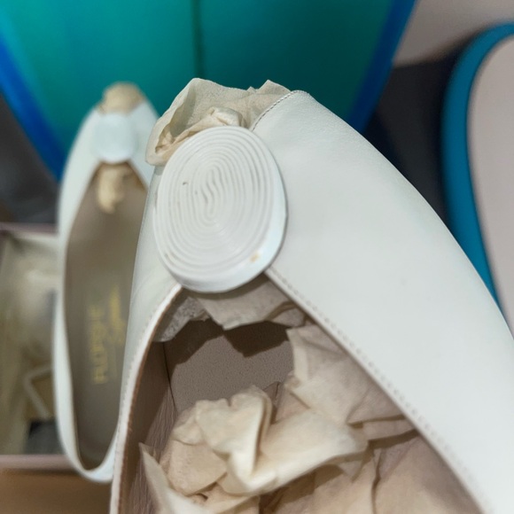 Florsheim Women's White Peep Toe Heels - Vintage - Picture 8 of 13